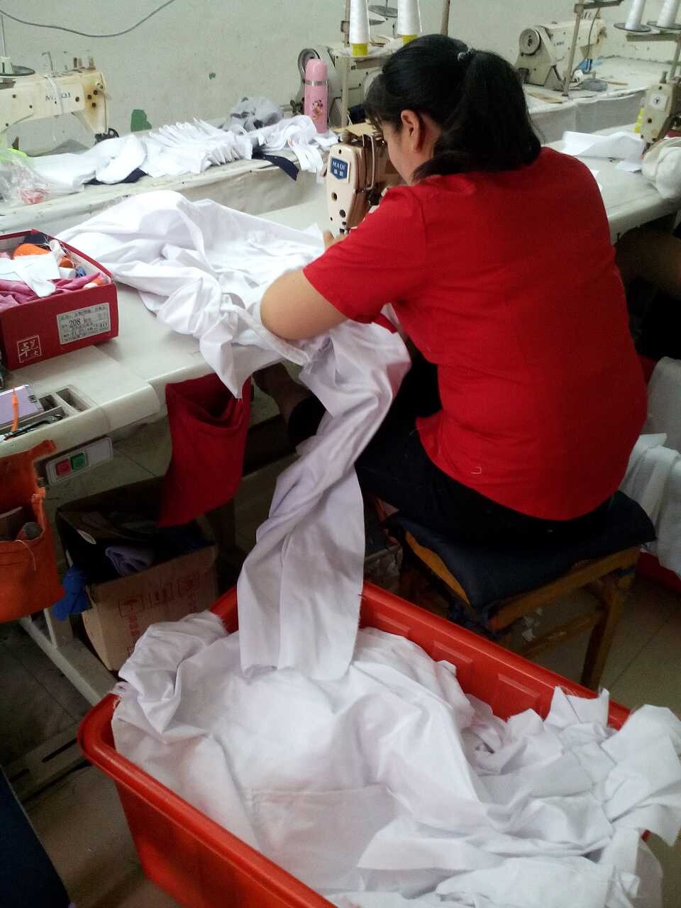 厂服工作服制作生产场景和细节照片 厂服工作服制作环节图